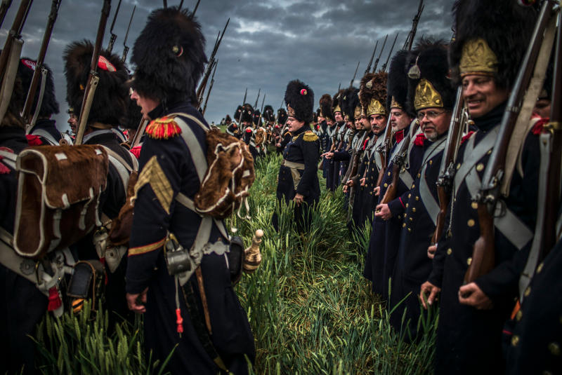 Illustration for article titled 5000 Men Dressed Up, Recreated The Battle Of Waterloo
